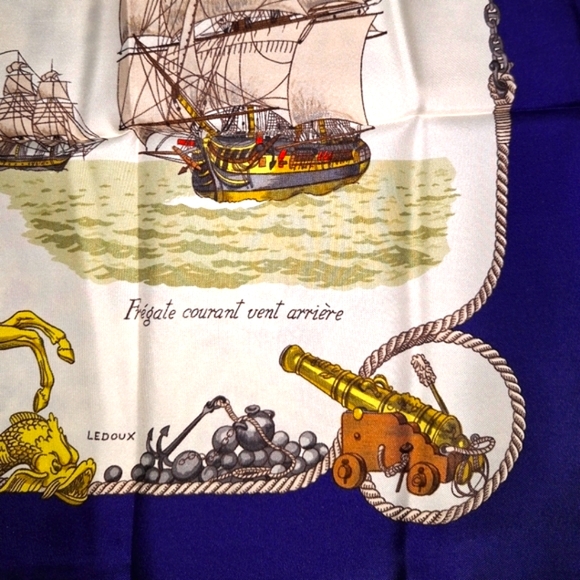 🔱 Rare Hermès authentic like new silk scarf w/envelope. Vaisseaux et Frégates. - Picture 6 of 17